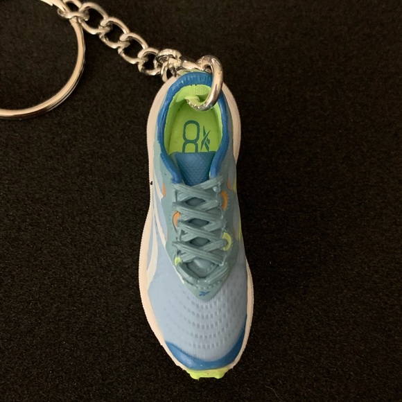 Reebok Floatride Energy 5 Sneaker Keychains - Available Left & Right - Picture 4 of 10
